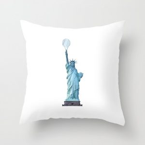 statue-of-liberty-with-tennis-racquet-pillows